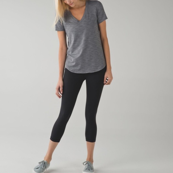 🍋 Lululemon LOW RISE Wunder under Sz. 6 - Picture 1 of 7